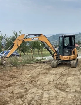 Buldoexcavator si miniexcavator de inchiriat